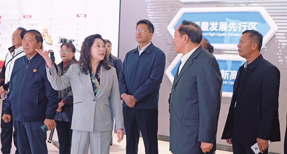 媒体聚焦 |济南爱游戏网页版_爱游戏aiyouxi（中国）
： 争当引进与培育产业发展的“排头兵”